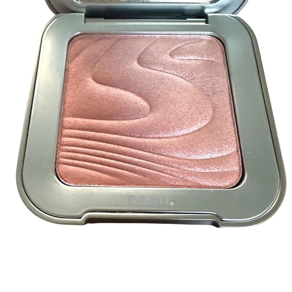 r.e.m. Beauty Interstellar Highlighter Topper - Miss Uranus (frosted pink) NIB - Picture 2 of 5